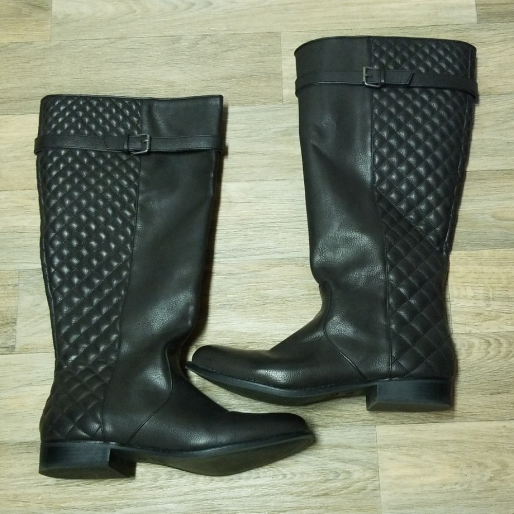 Black boots
